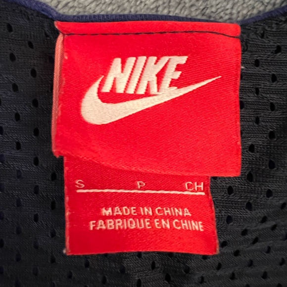 Nike top - Picture 5 of 5